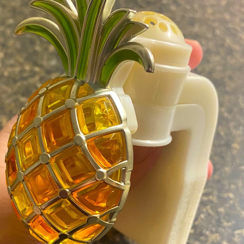 Bath and Body Works Pineapple Wallflower